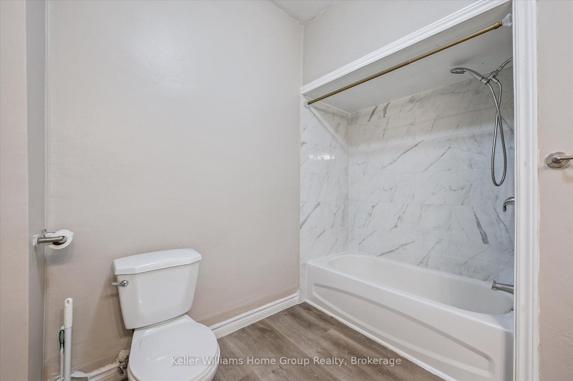 209 St. Andrew Street photo 11