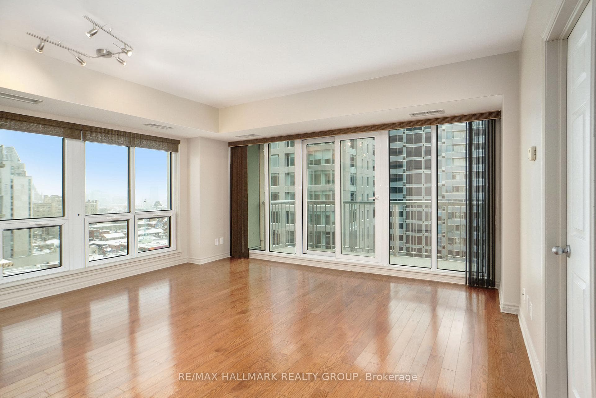 234 Rideau Street Unit 1701 photo 15