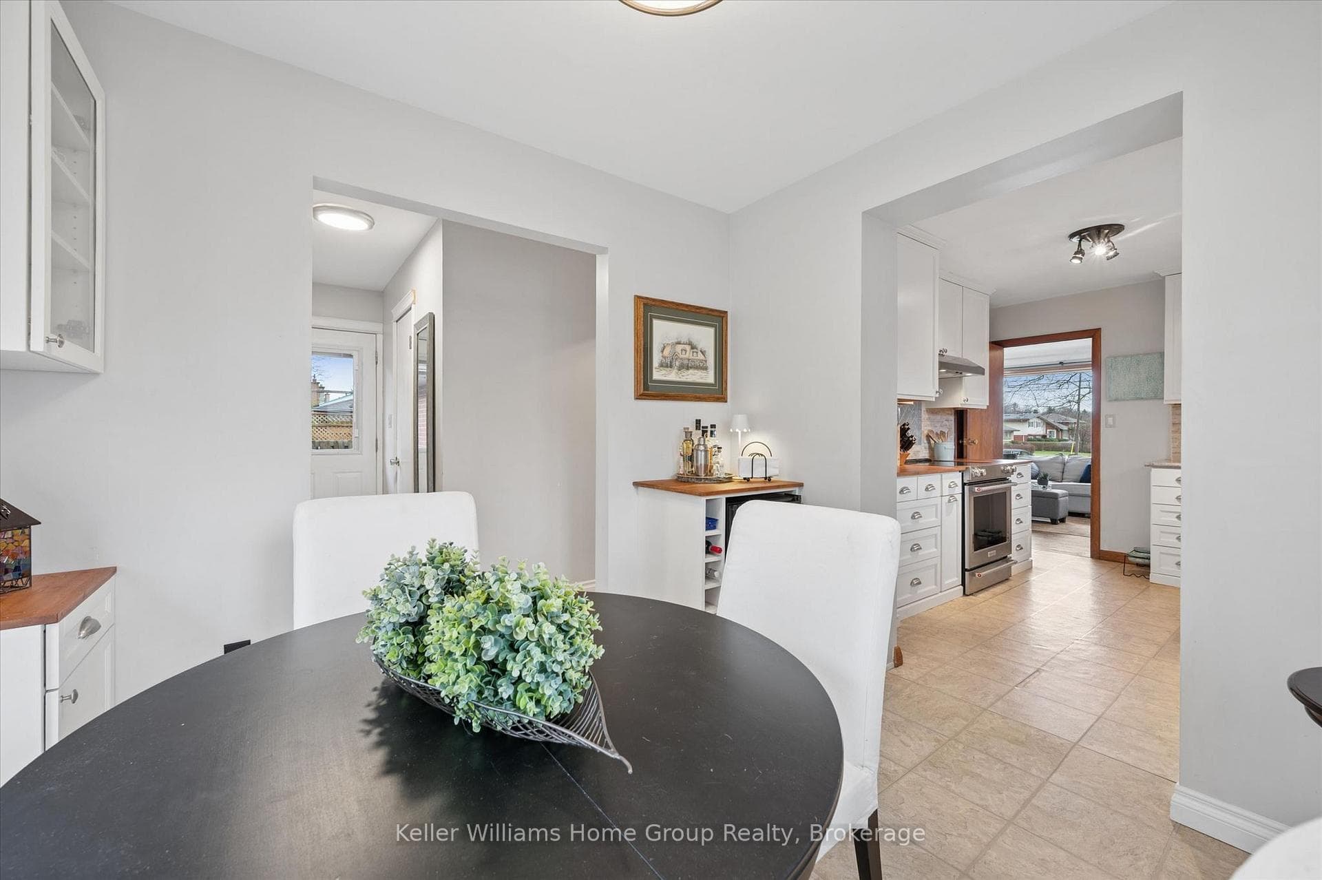 56 Ottawa Crescent photo 15