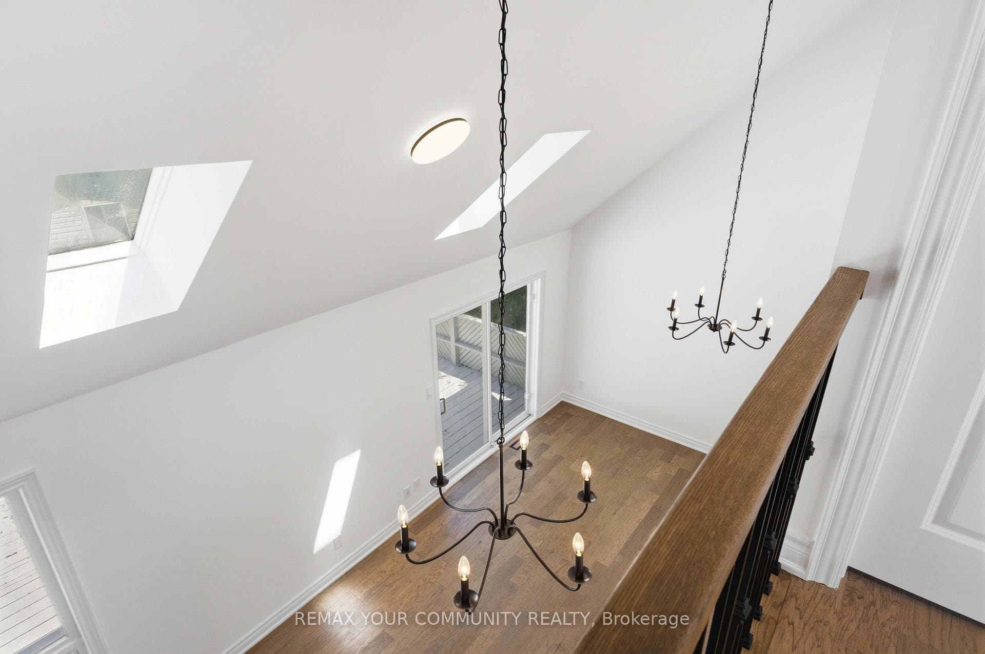 924 Helen Street photo 23