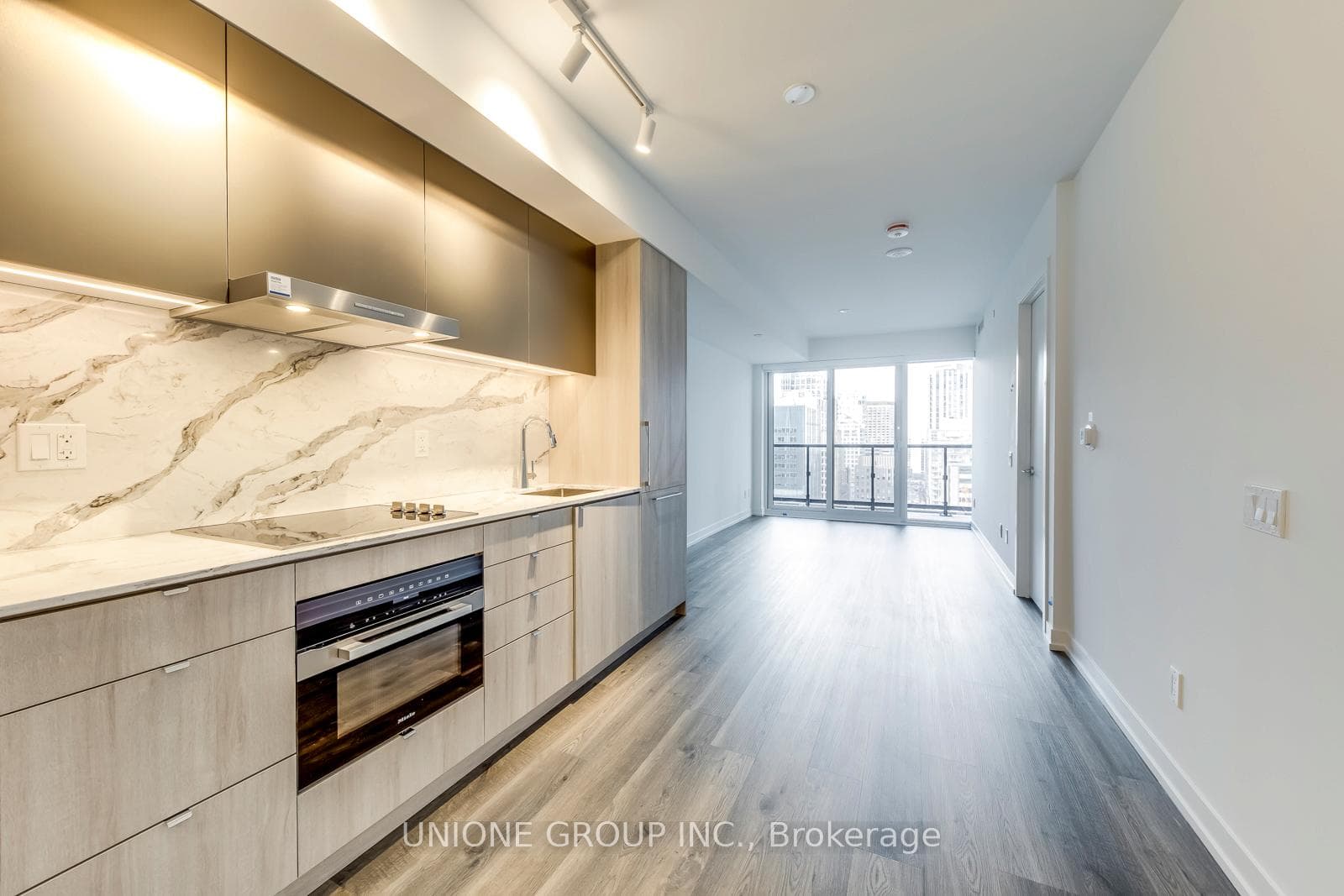 771 Yonge Street Unit 2002 photo 6