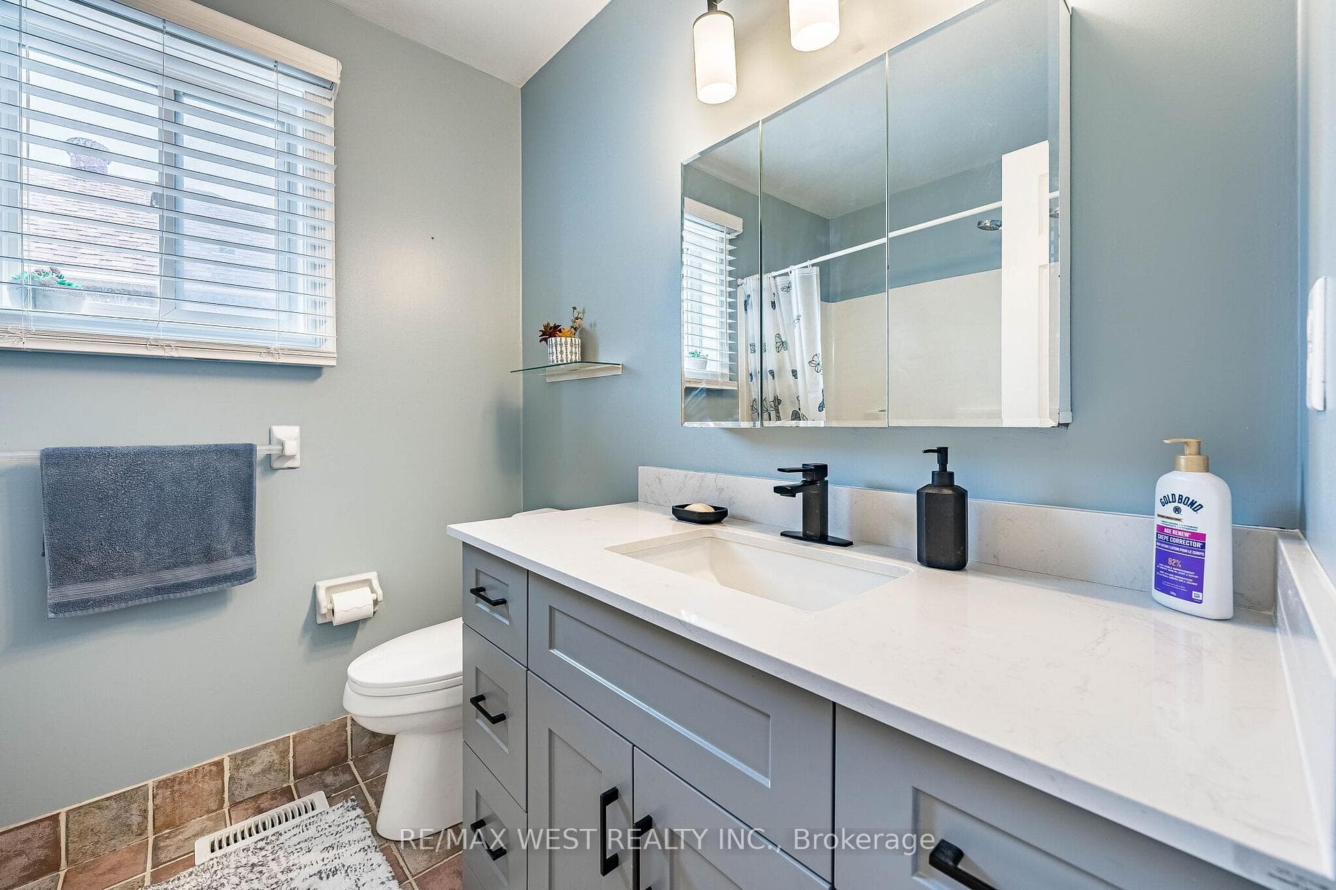 5 Moir Crescent photo 26