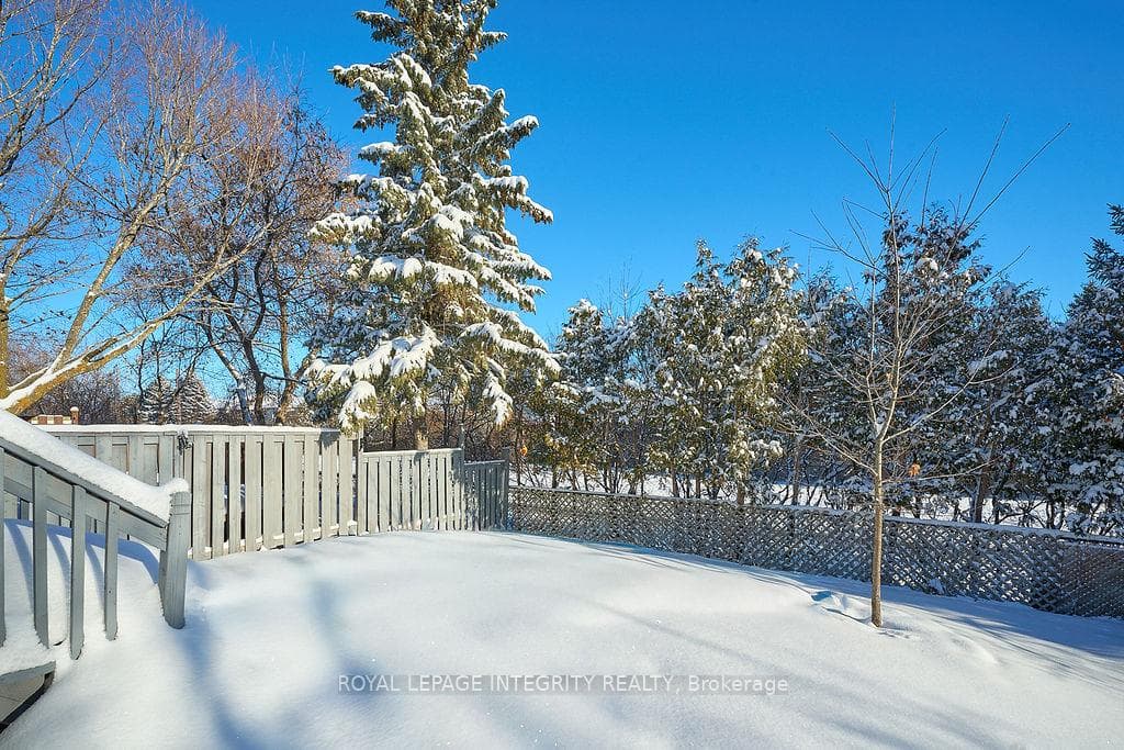 24 Highmont Court photo 44