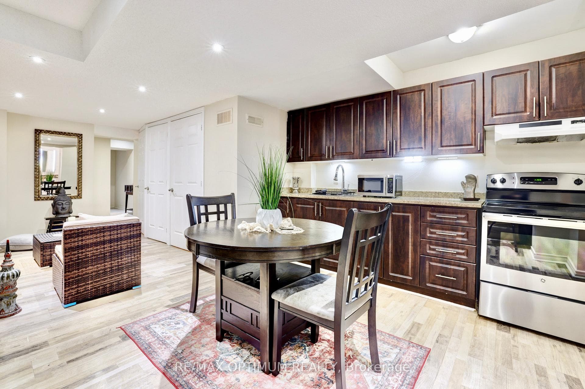 1106 Haig Boulevard photo 25