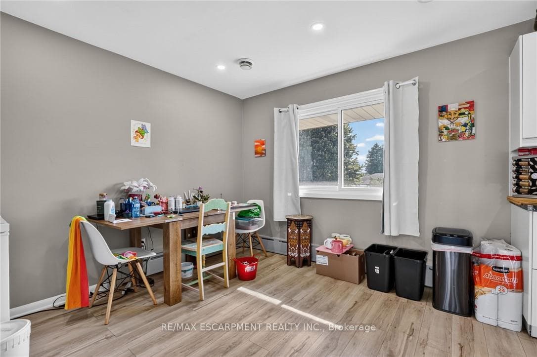 300 Knoll Street photo 6