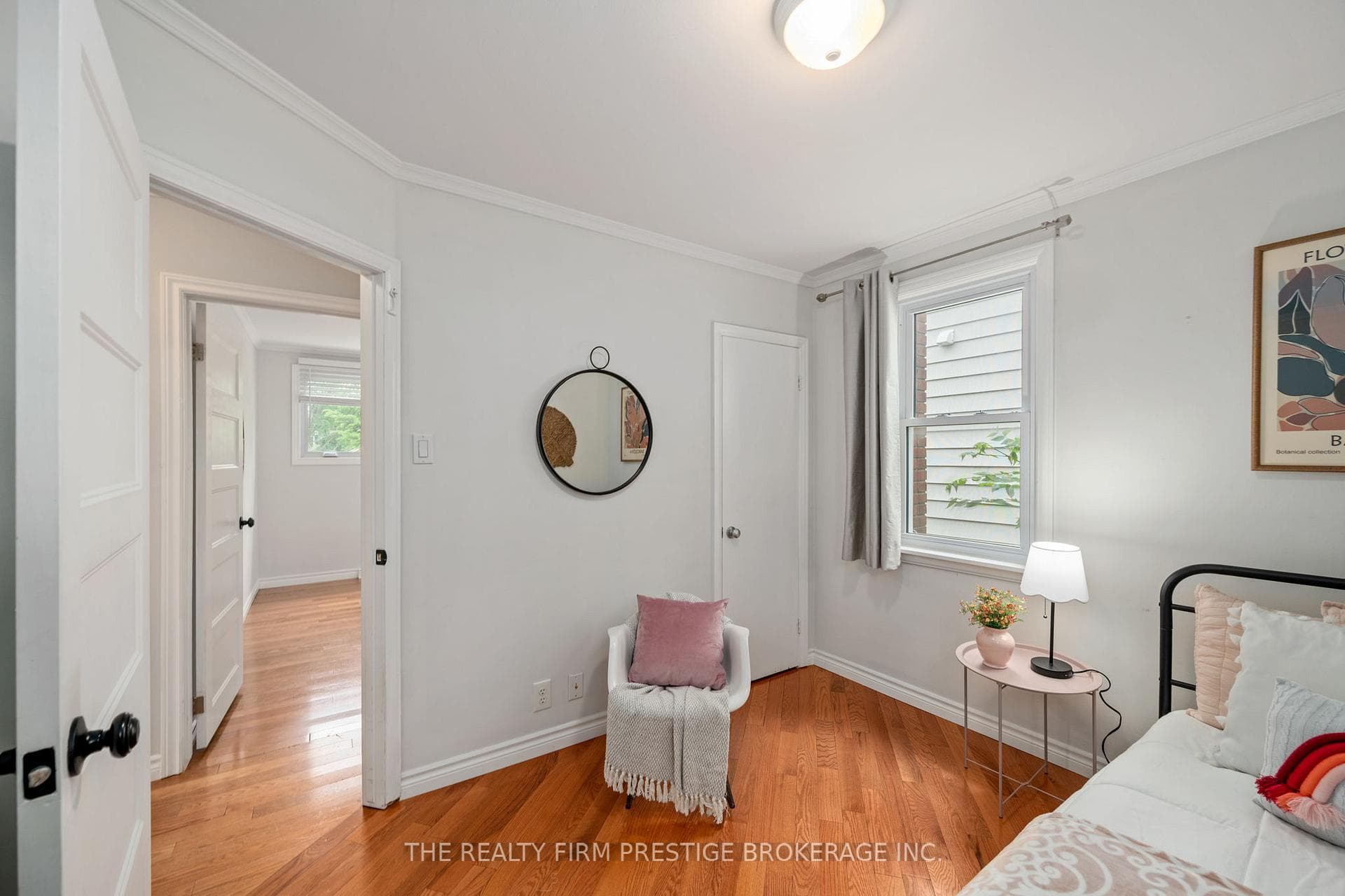 6806 James Street photo 12