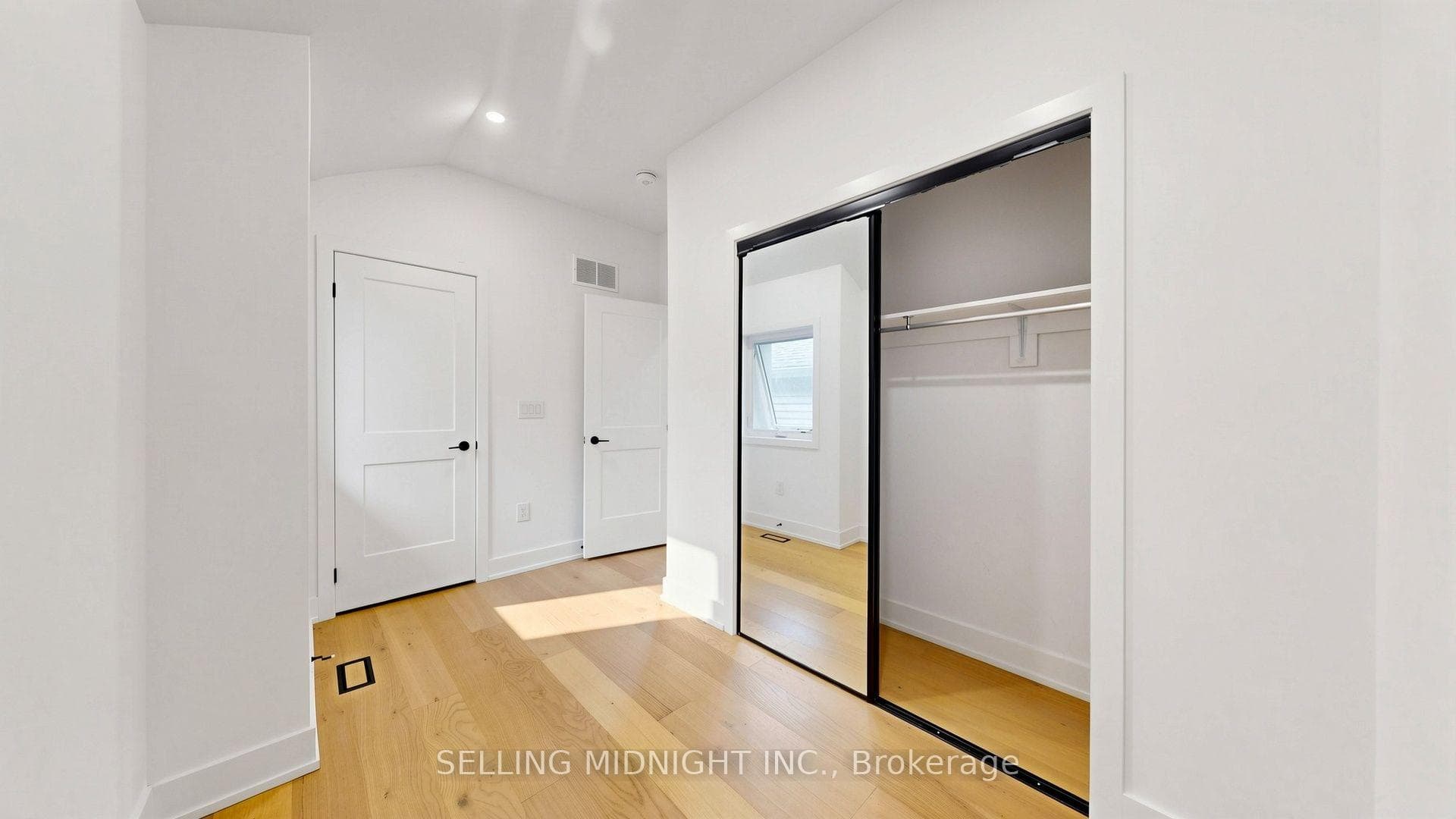 42 Guthrie Avenue photo 36