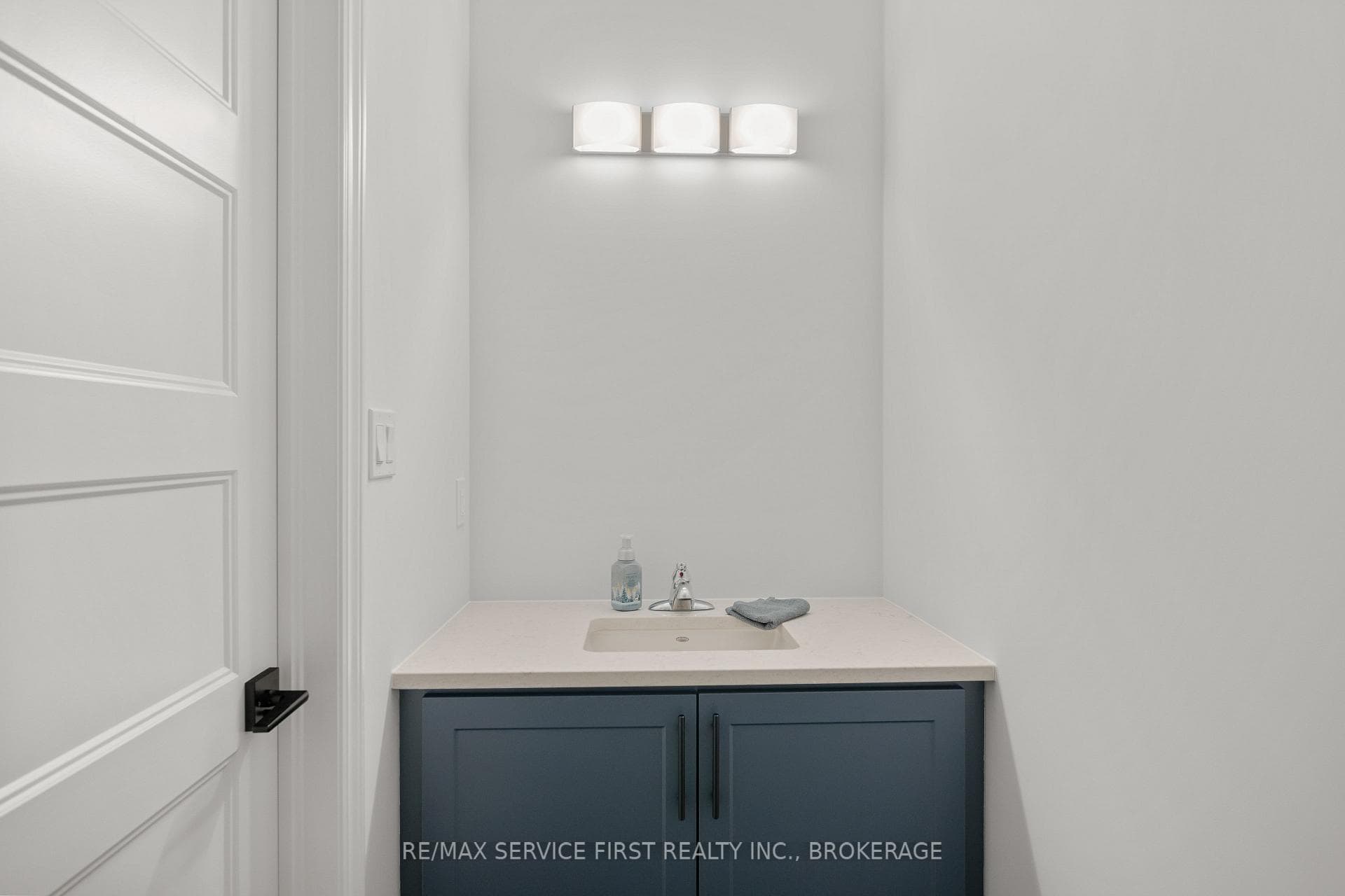 1318 Ottawa Street photo 6