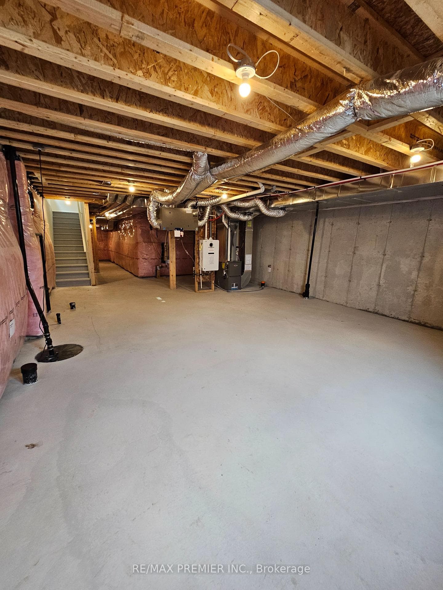 64 Phoenix Boulevard photo 24