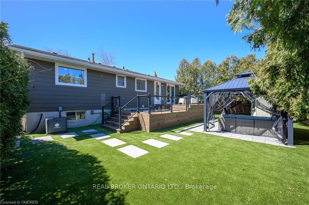 3491 Caplan Crescent photo 30
