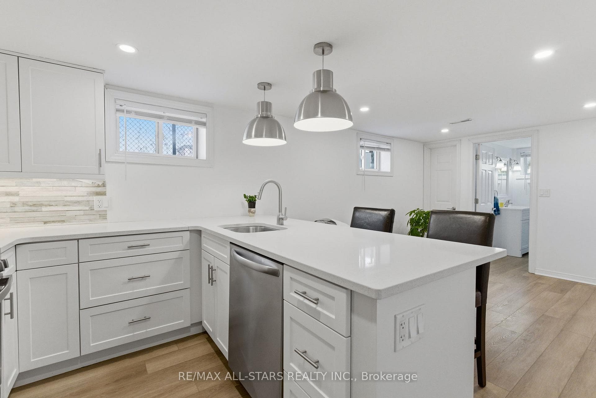142 Planks Lane photo 25