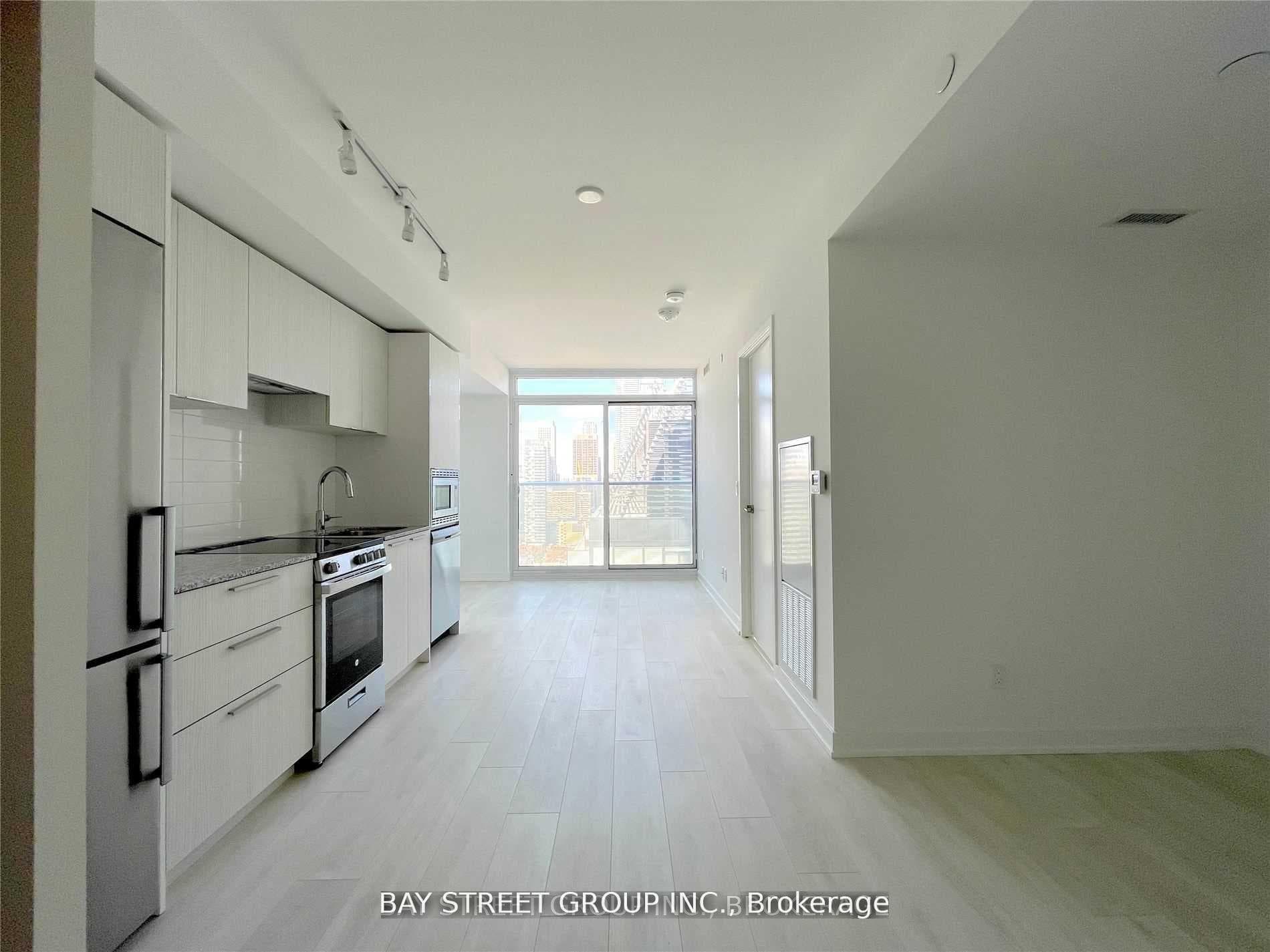 501 Yonge Street Unit 2203 photo 5