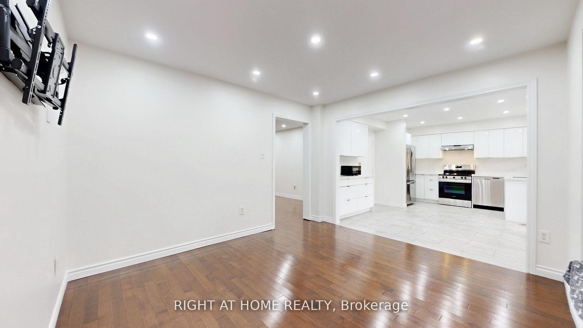 5160 Ravine Crescent photo 33