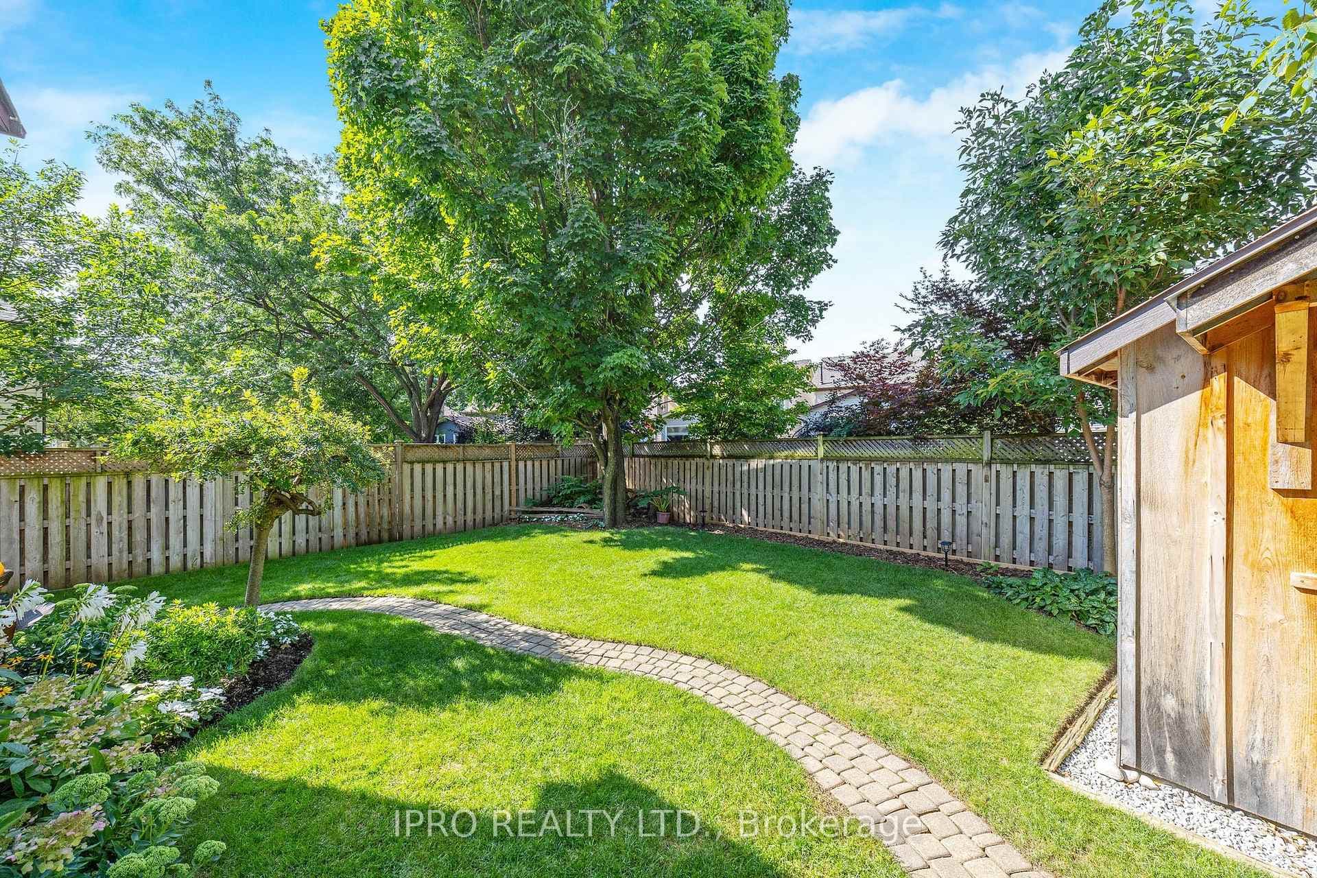 747 Roseheath Drive photo 34