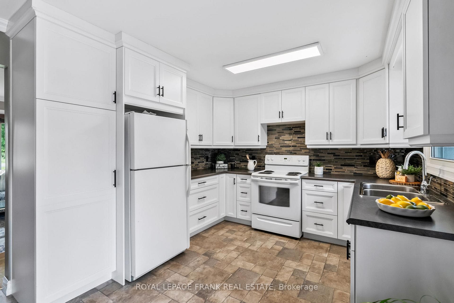 2164 Rundle Road photo 13