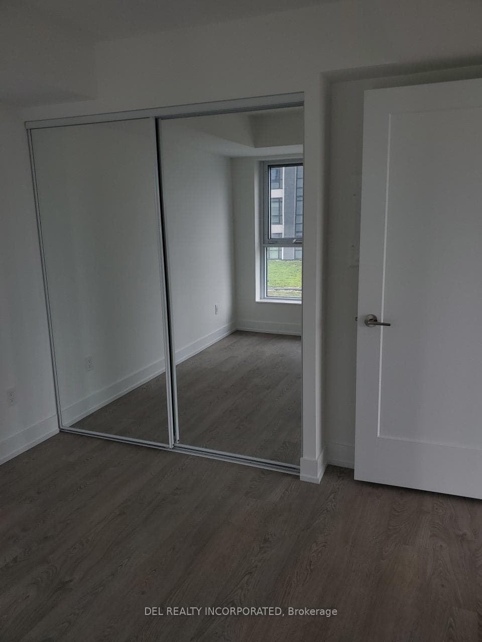 5 Mabelle Avenue Unit 429 photo 7