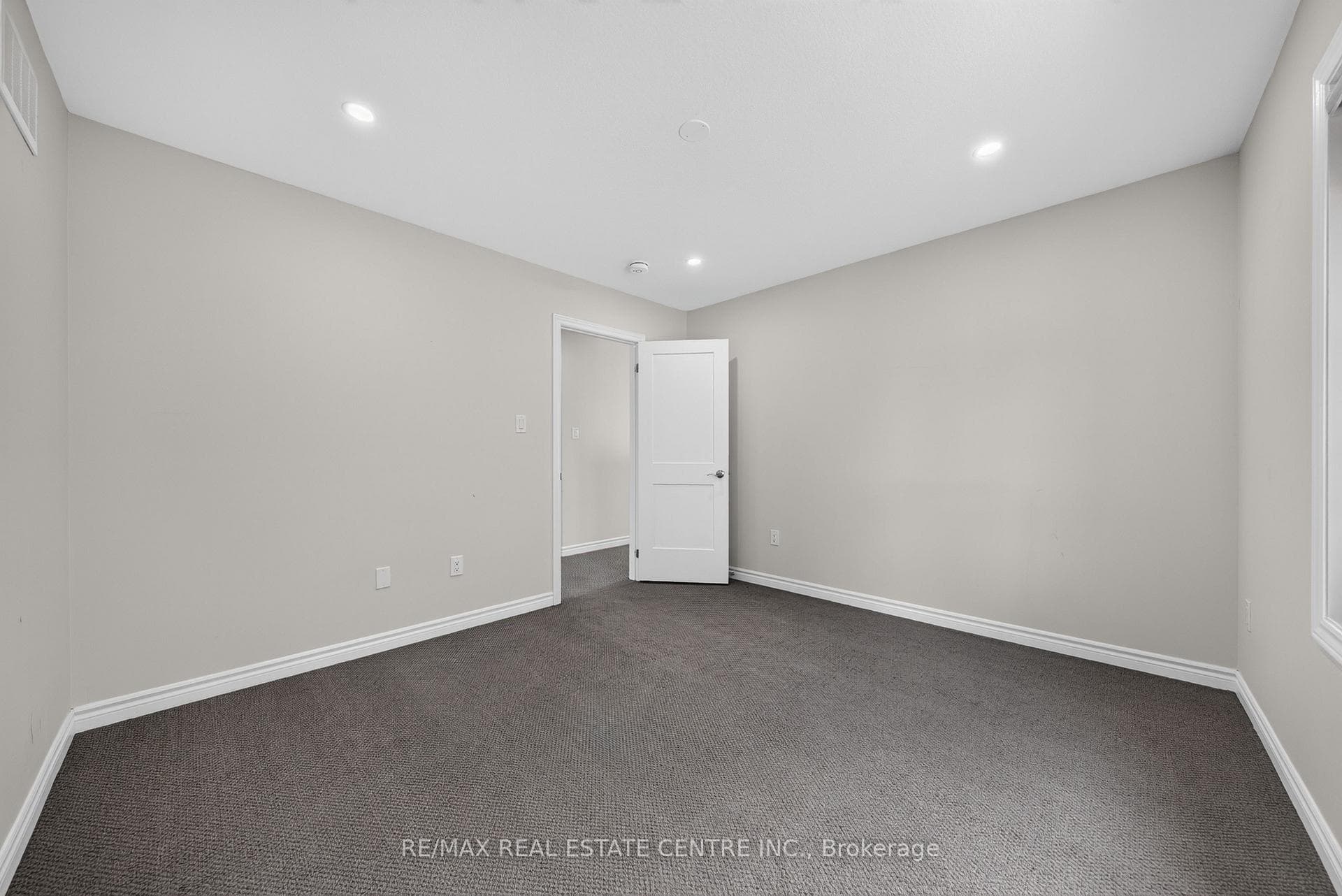 14 Heming Street photo 34