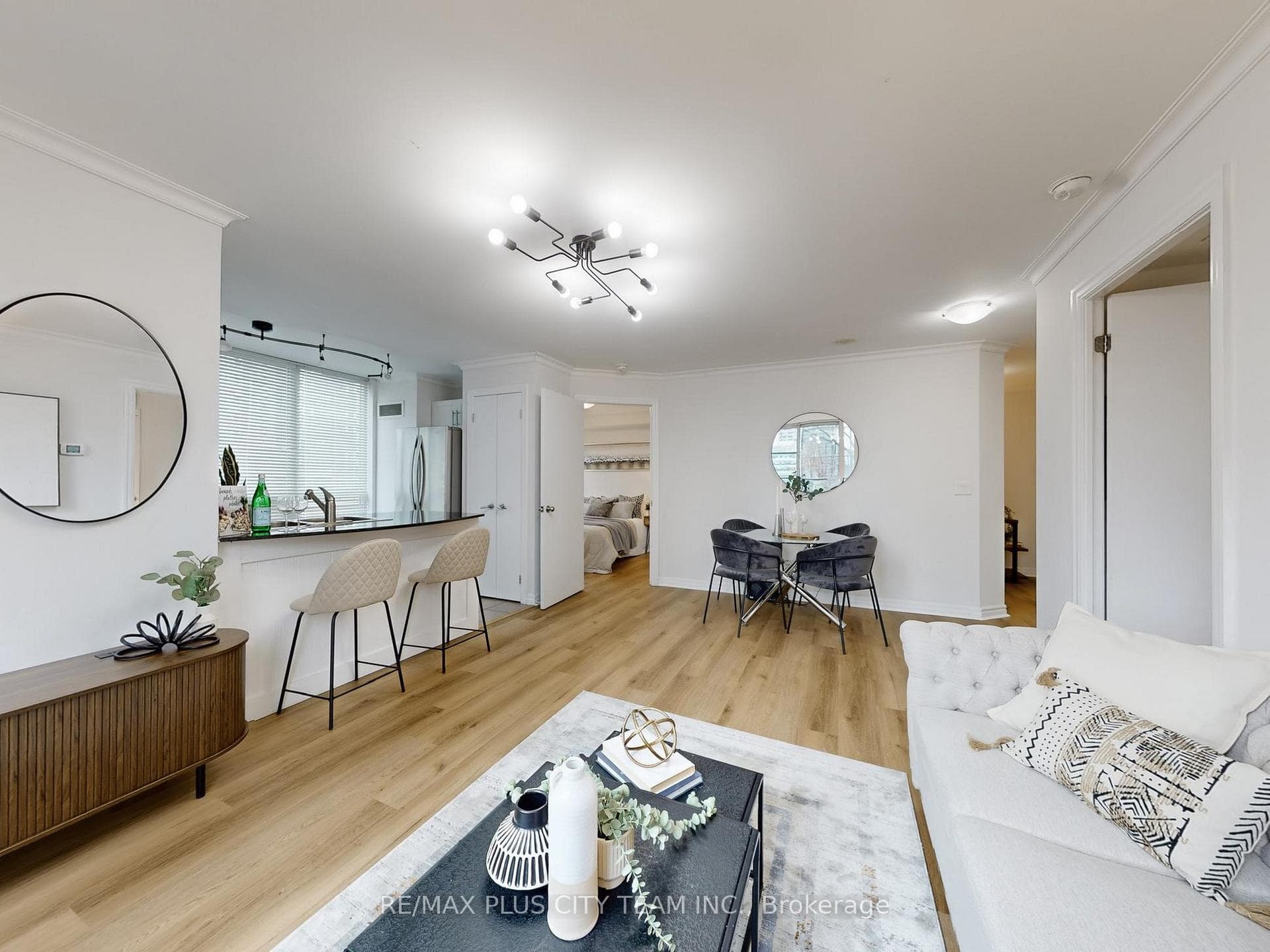 16 Yonge Street Unit 502 photo 10