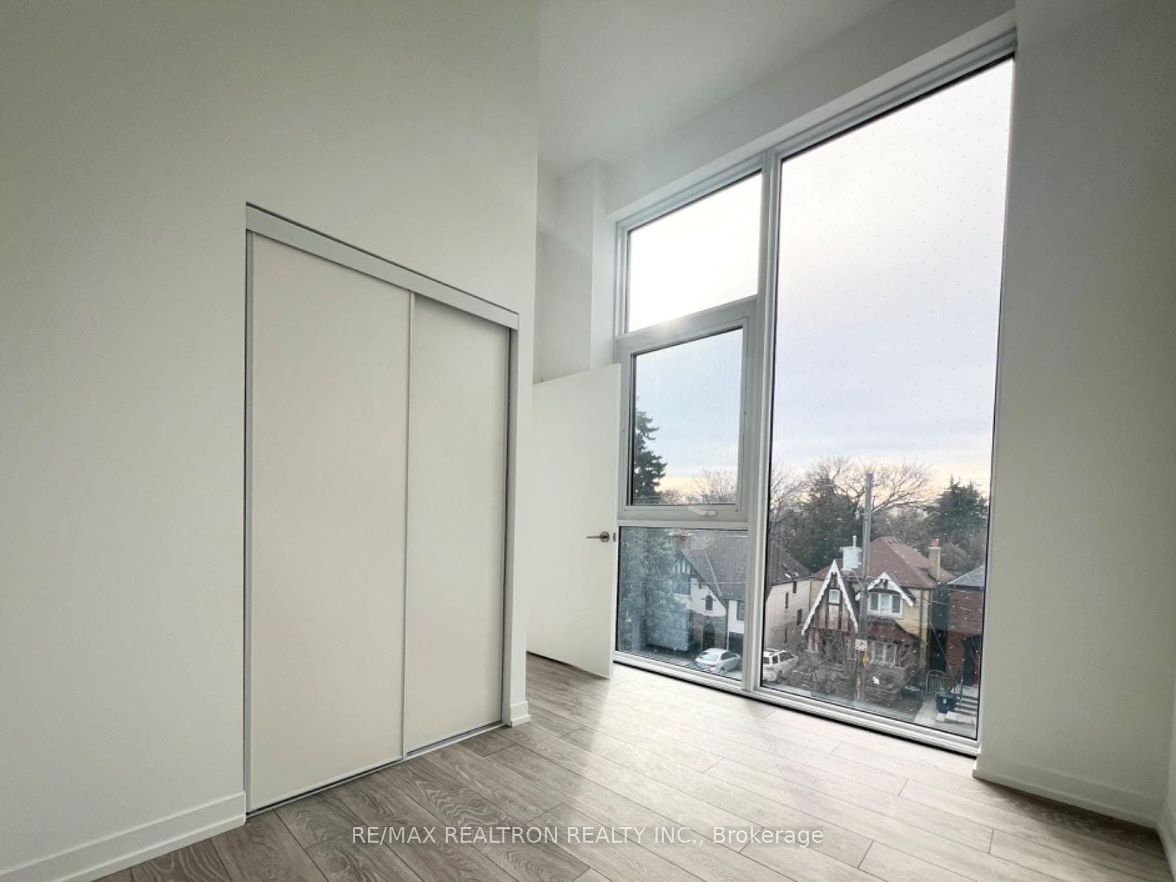 2020 Bathurst Street Unit 207 photo 27