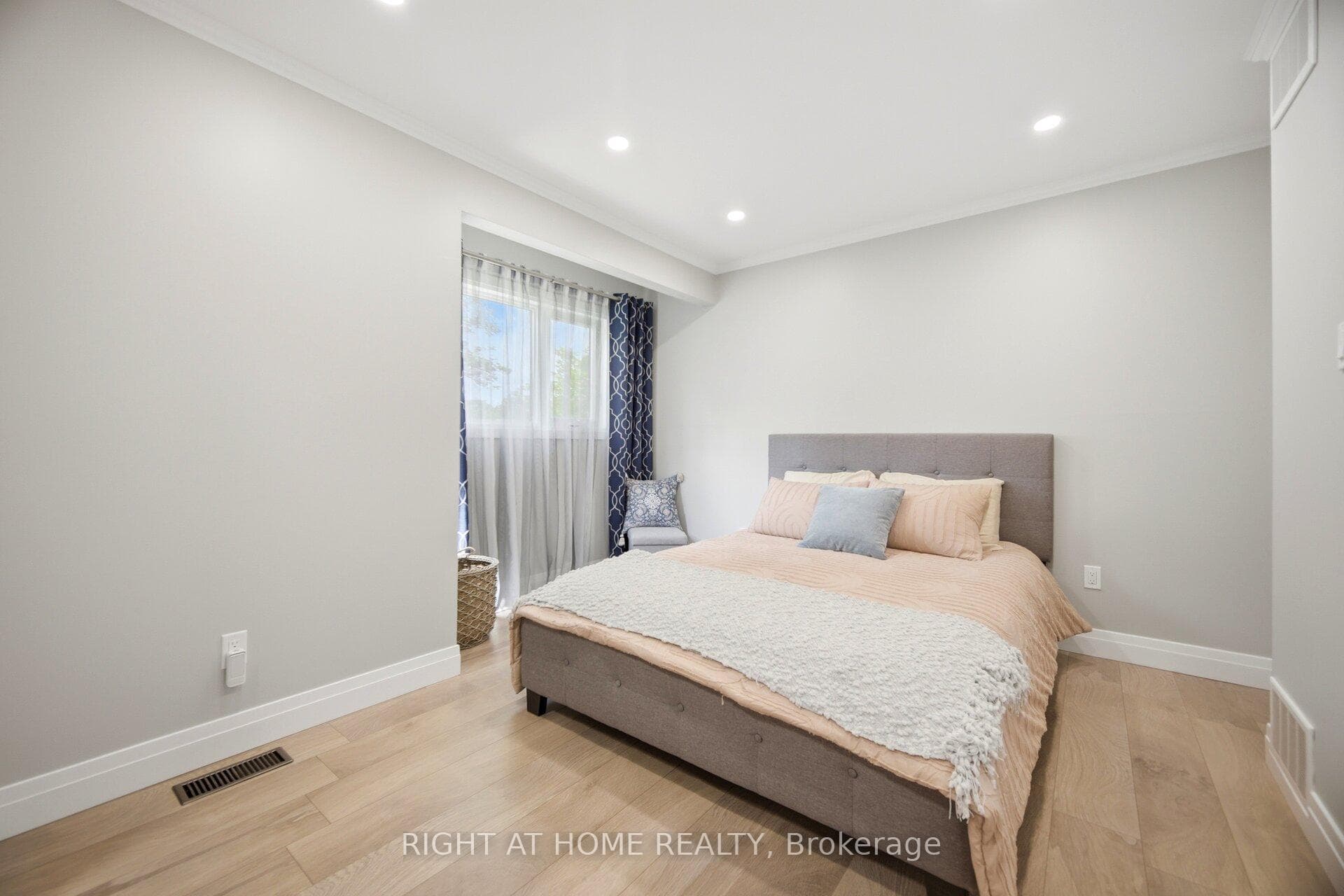 24 REID Drive Unit 8 photo 6