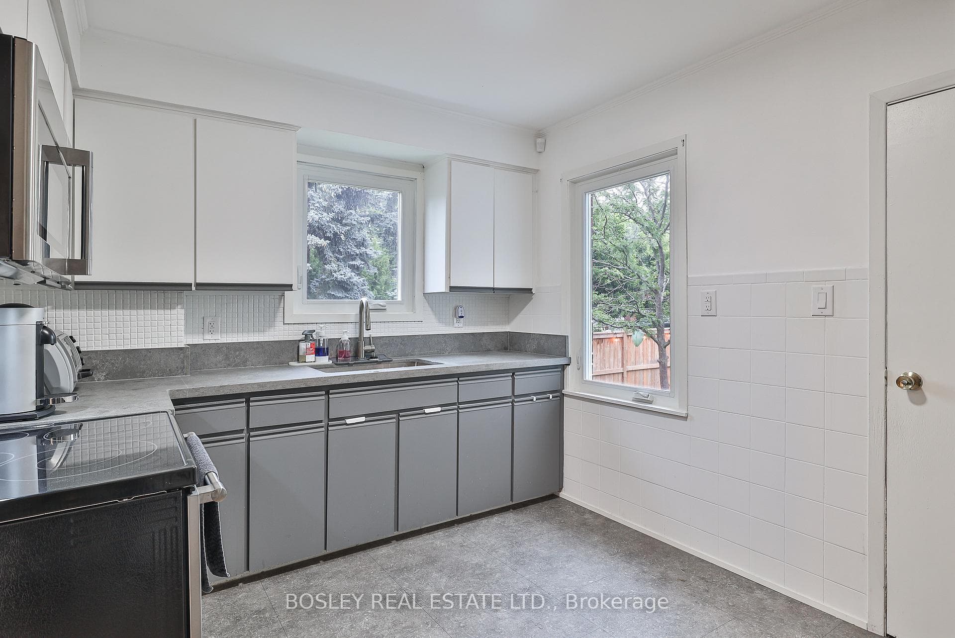 119 Woodington Avenue photo 11