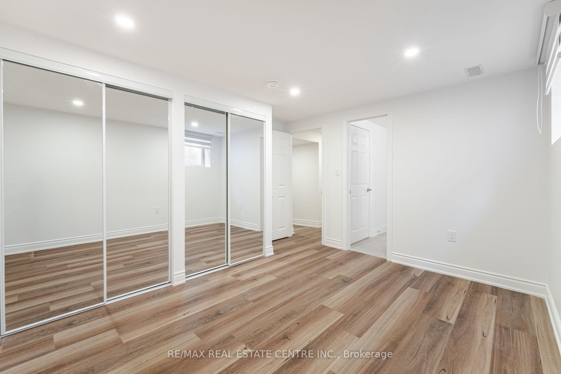 5895 Rayshaw Crescent Unit Bsmt photo 20