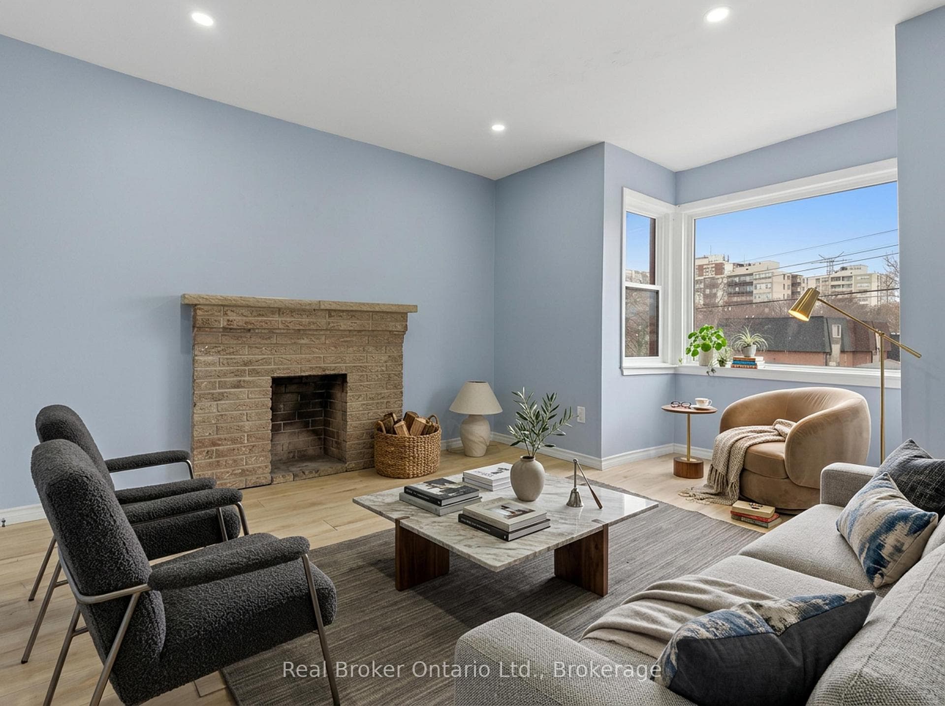 880 LAWRENCE Road photo 9