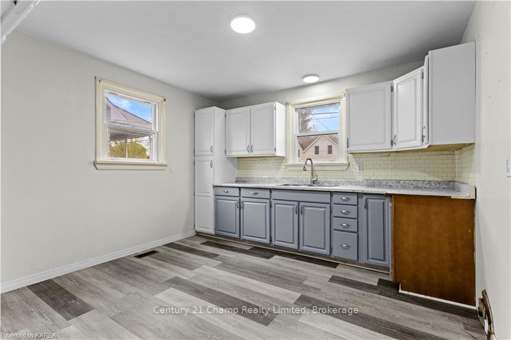 135 ELM Street photo 11
