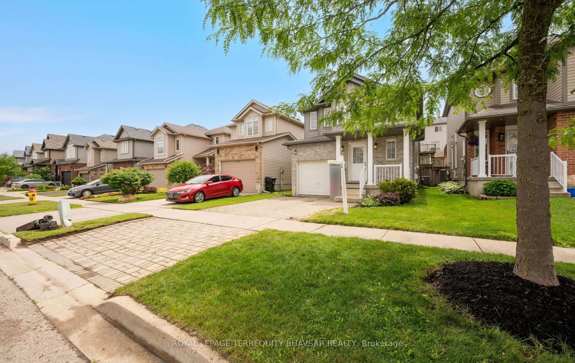 111 Parkvale Drive photo 3