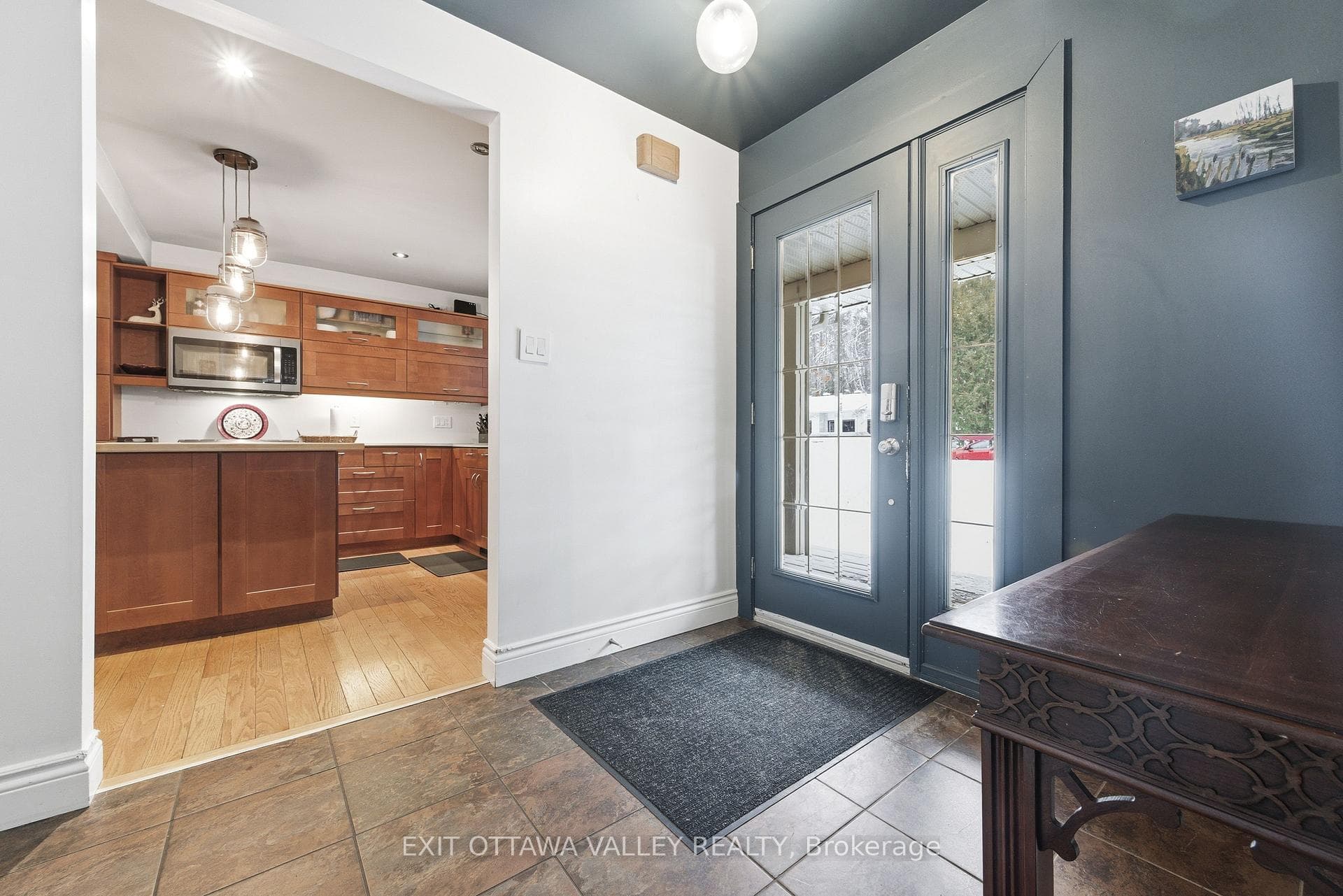 235 Thomas Street photo 6