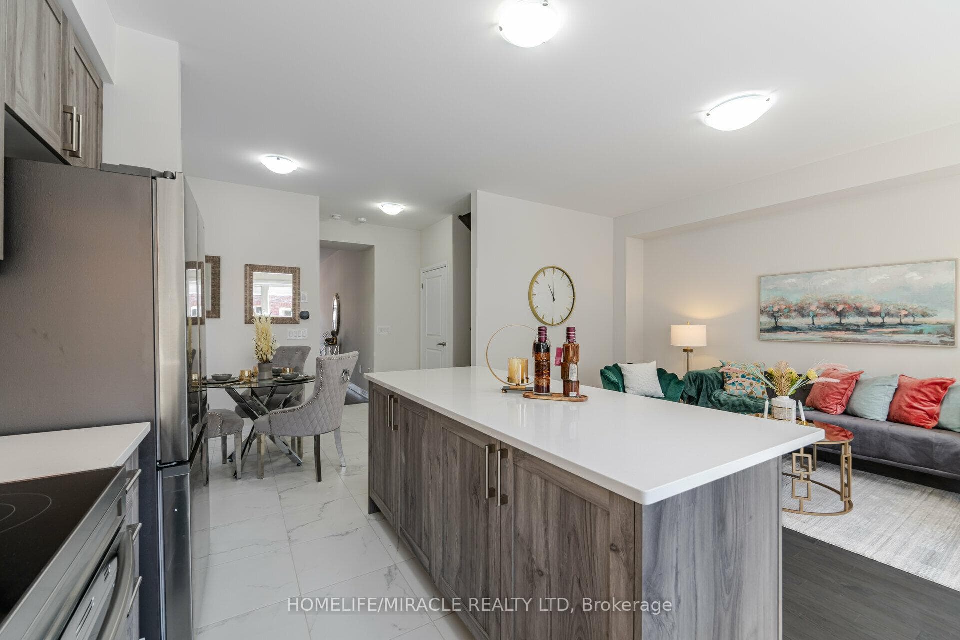 432 Adelaide Street photo 15