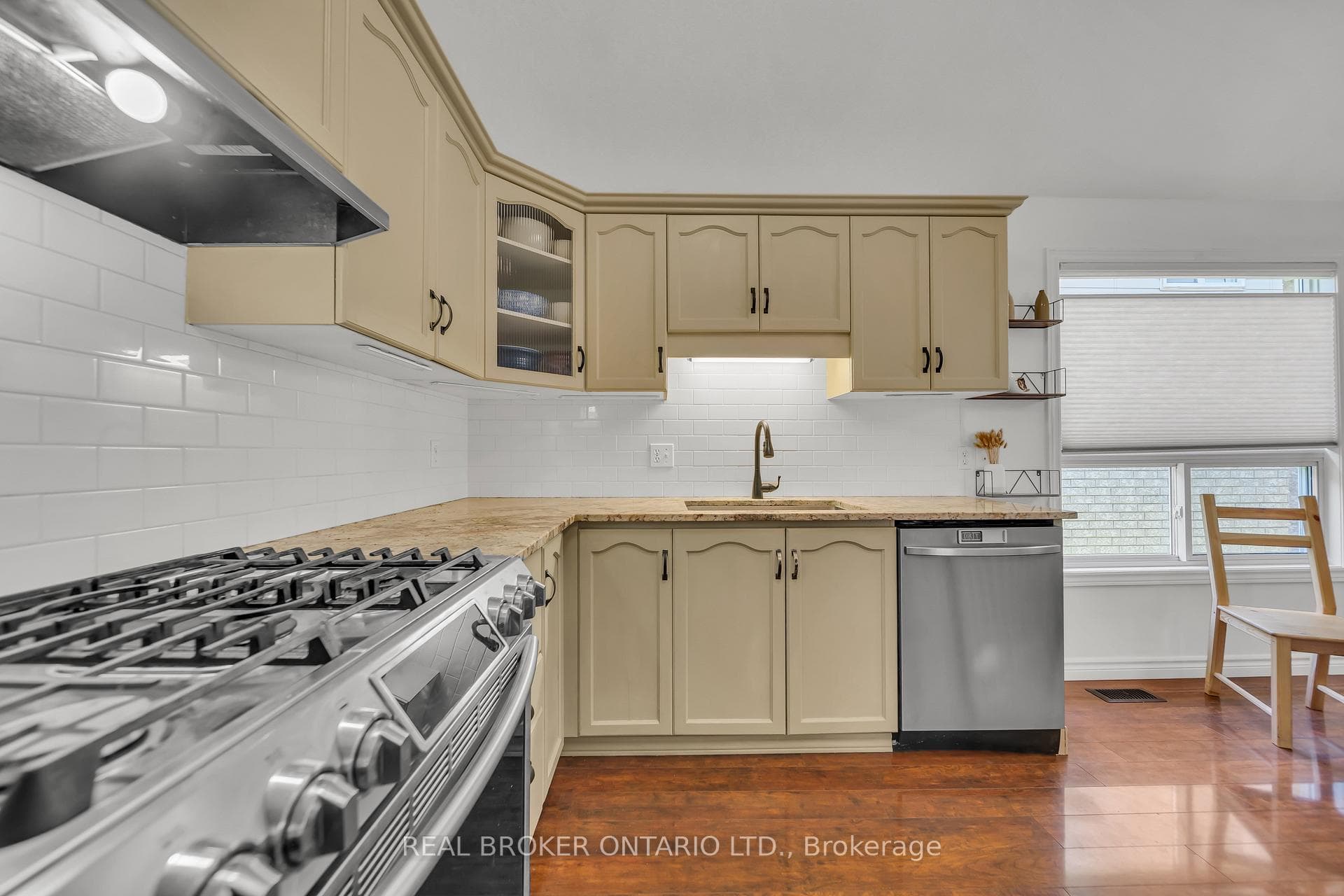 4 Borland Drive photo 13