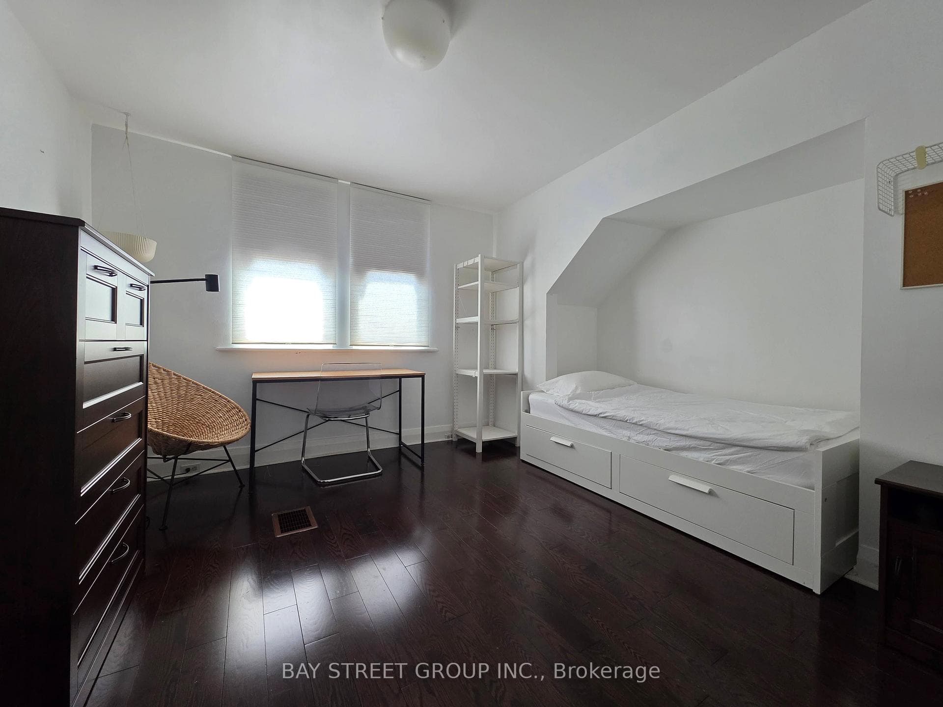 76 Milverton Boulevard photo 13