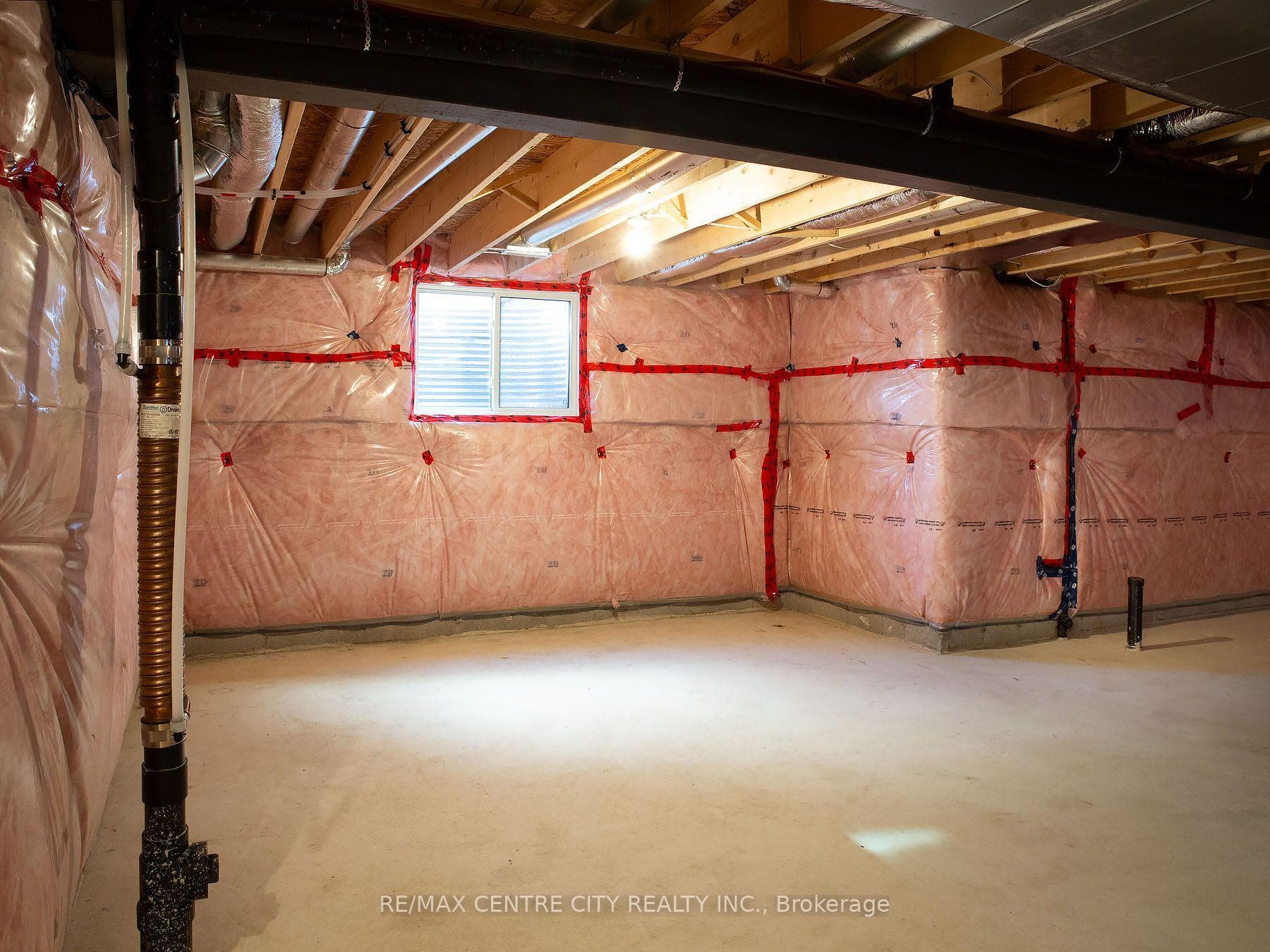 3710 SOMERSTON Crescent photo 32