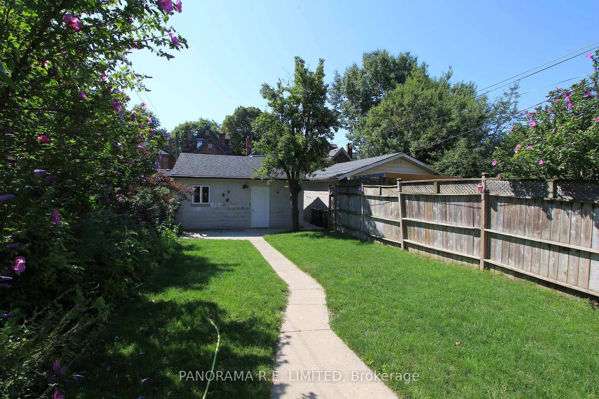 85 Geoffrey Street photo 16
