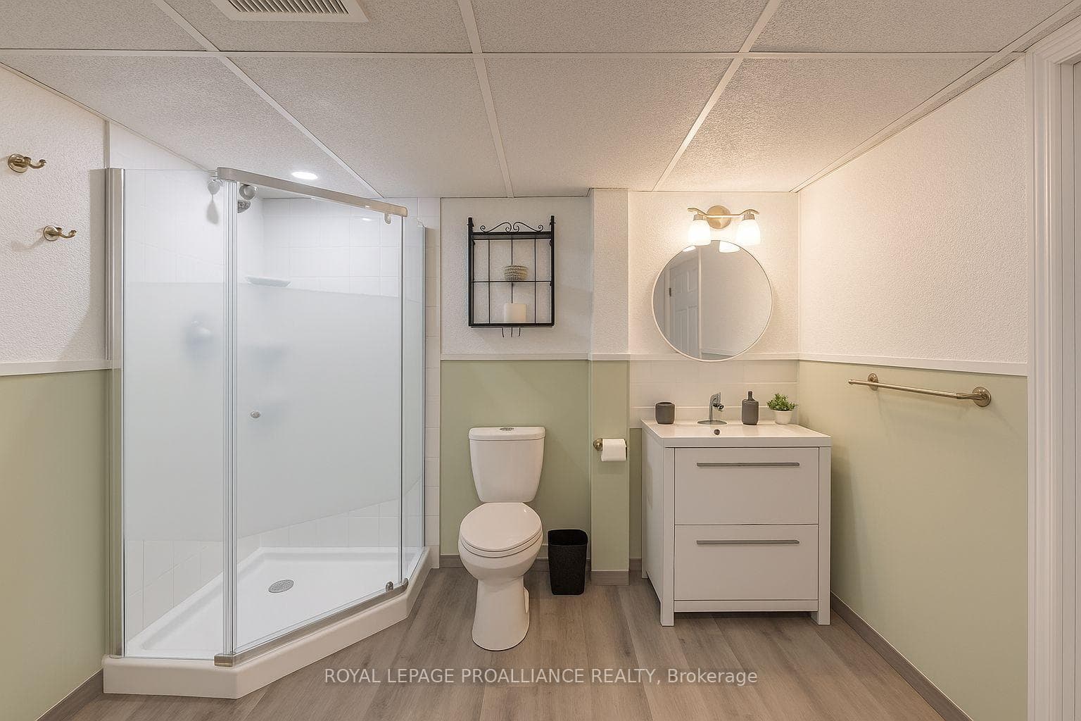Second Full Washroom