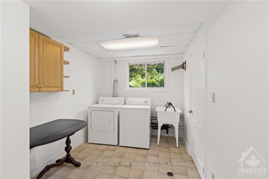 108 BELL Street photo 20