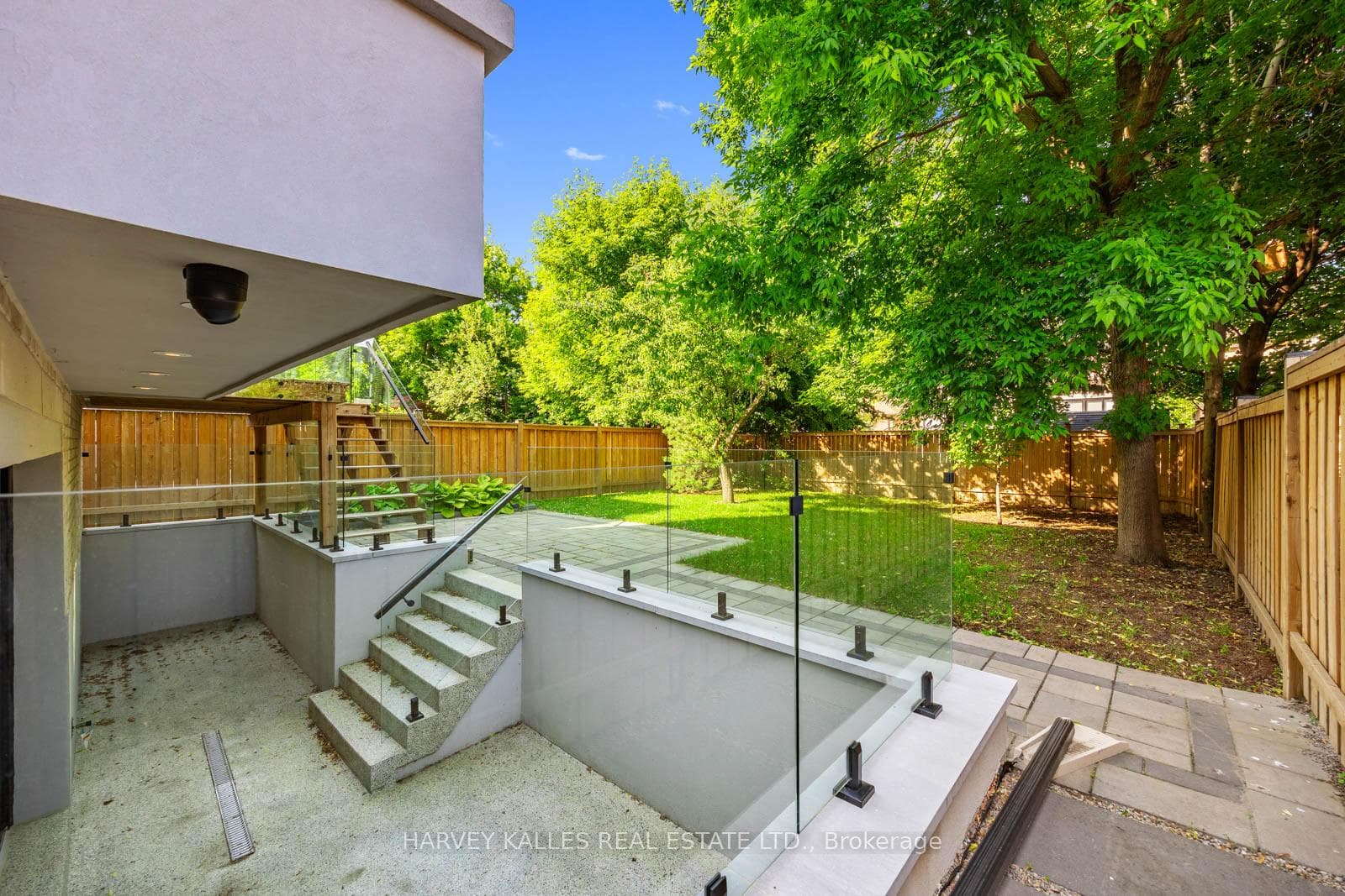 5 Graymar Avenue photo 43