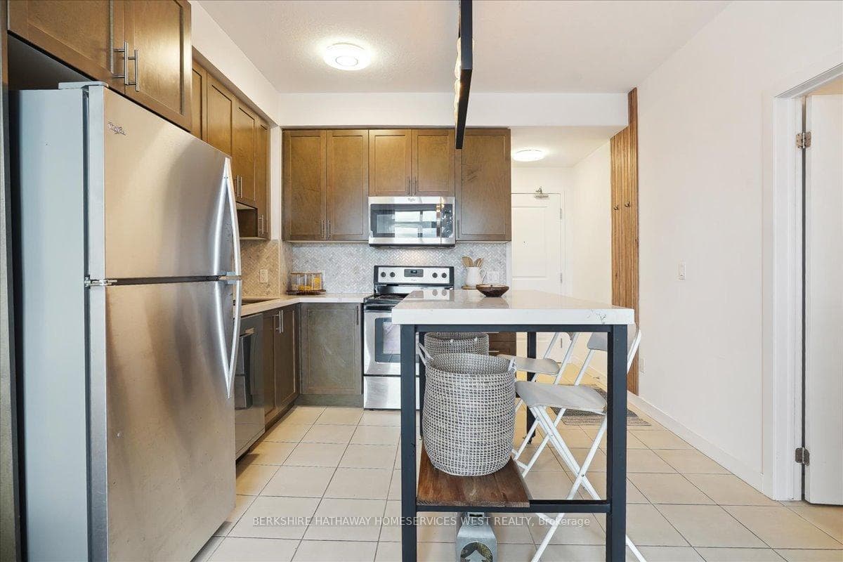 2490 Old Bronte Road Unit 313 photo 9