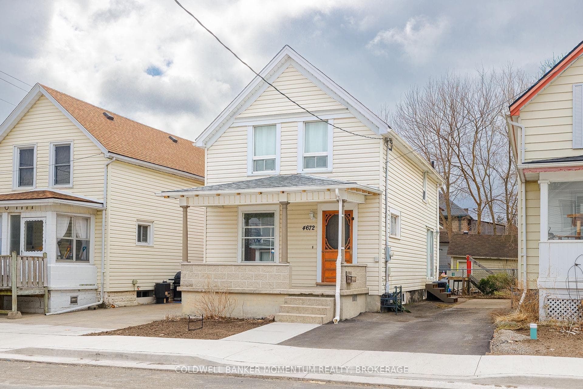 4672 Armoury Street photo 1