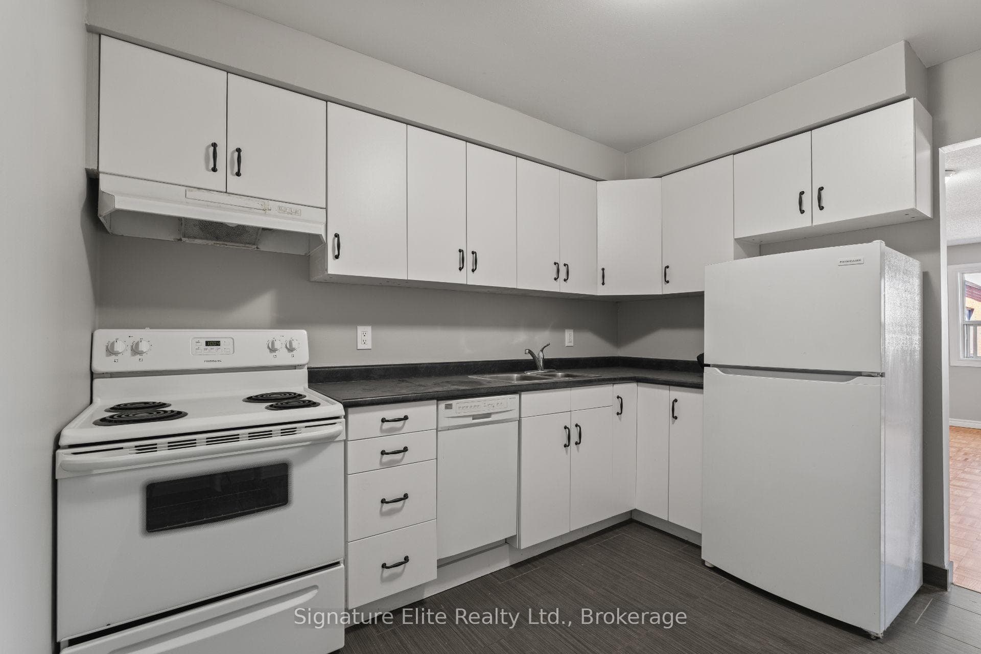 77 Lakeshore Road Unit 4A photo 8