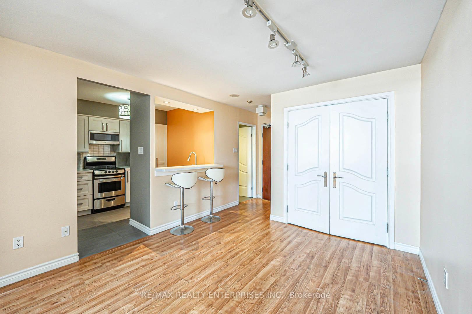 1055 Bay Street Unit Ph14 photo 17