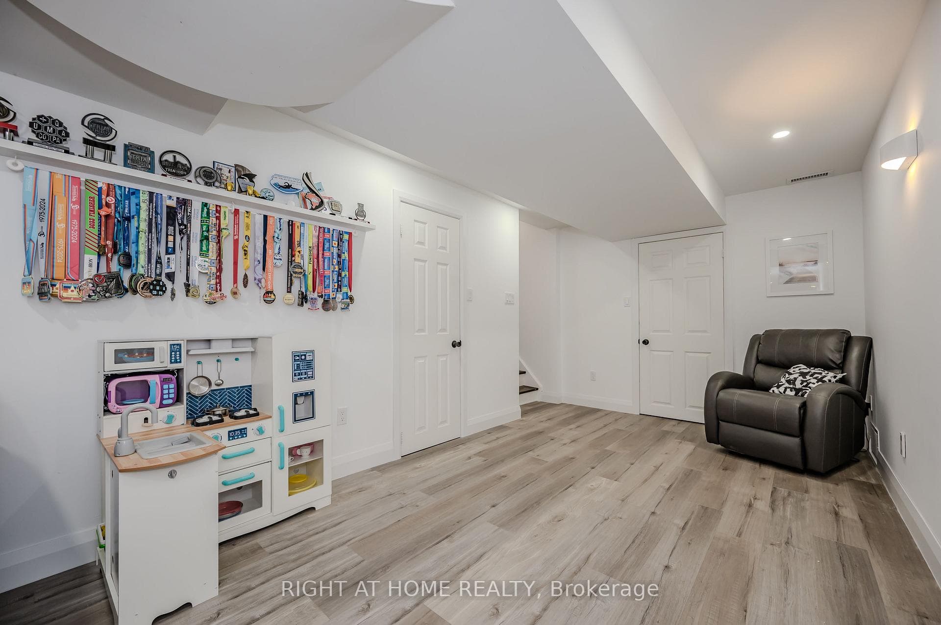 81 Ronan Crescent photo 31