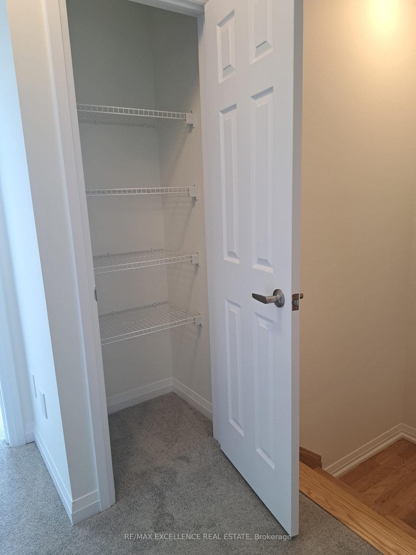 67 Stanley Avenue photo 19