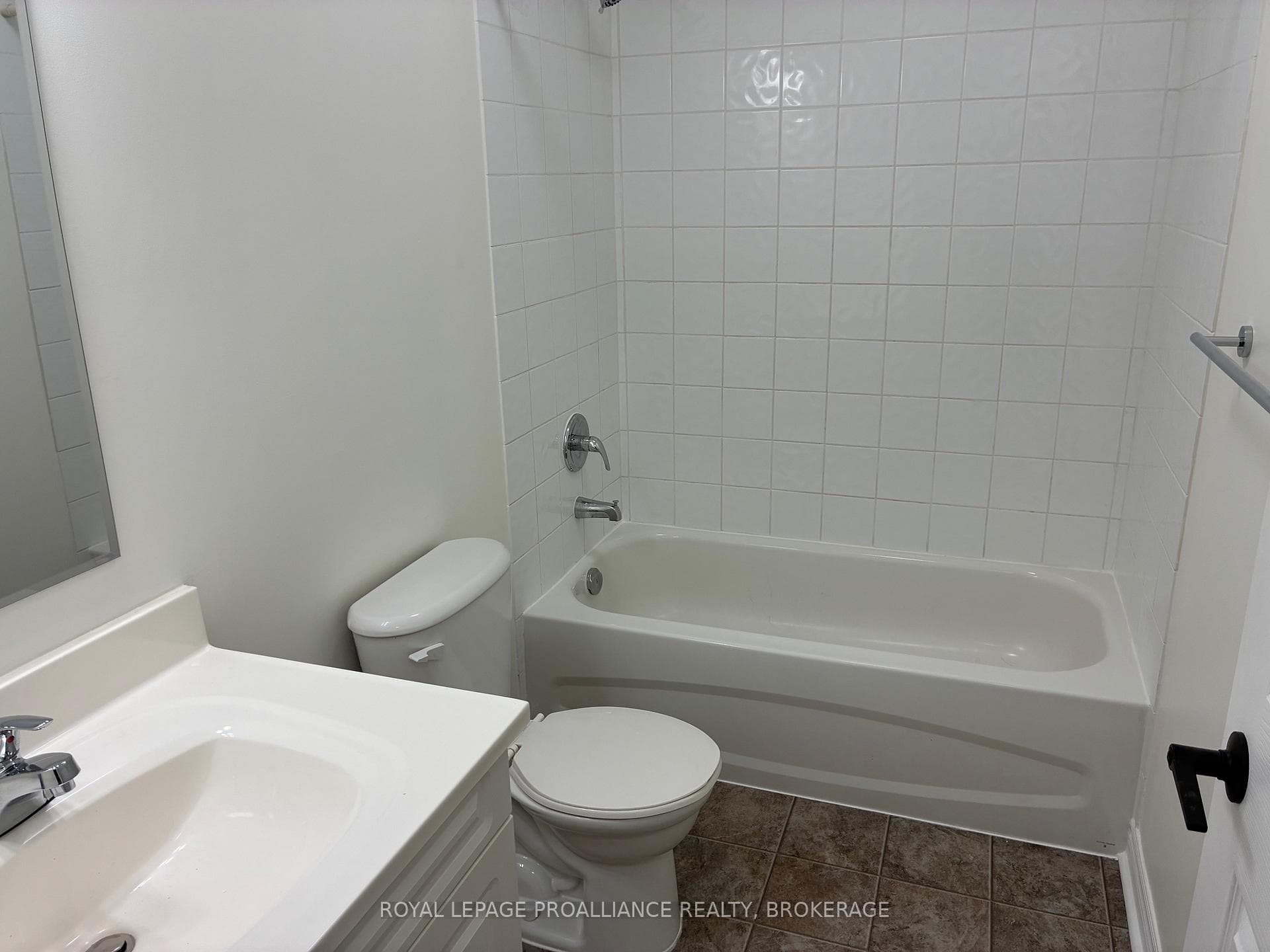 4A Creighton Drive photo 11