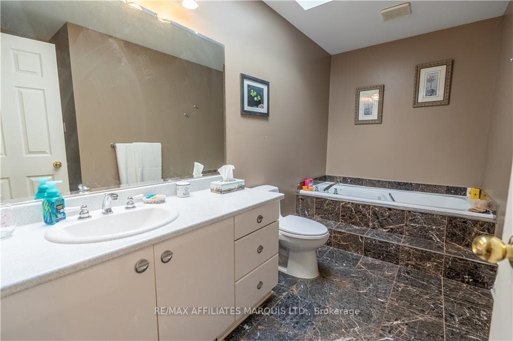 3136 NORTHDALE Drive photo 18