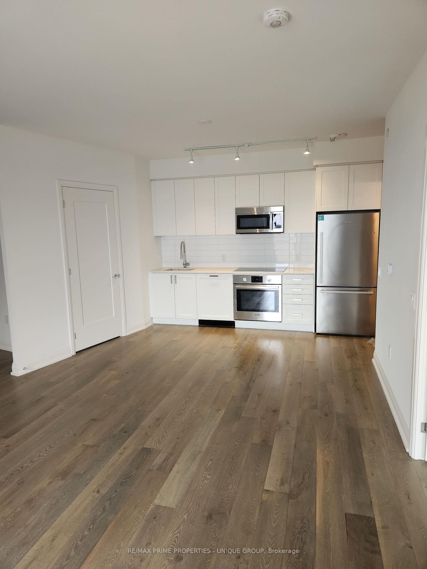293 The Kingsway N/A Unit 808 photo 27