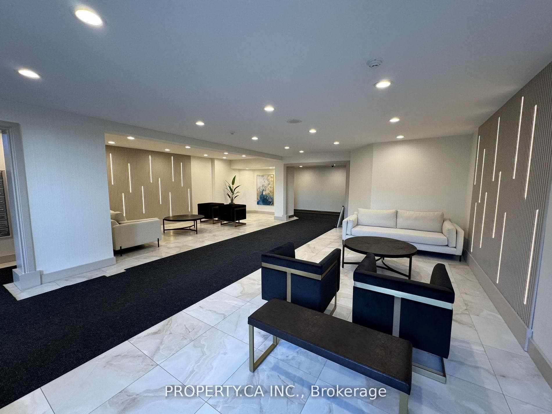 32 Clarissa Drive Unit 615 photo 1