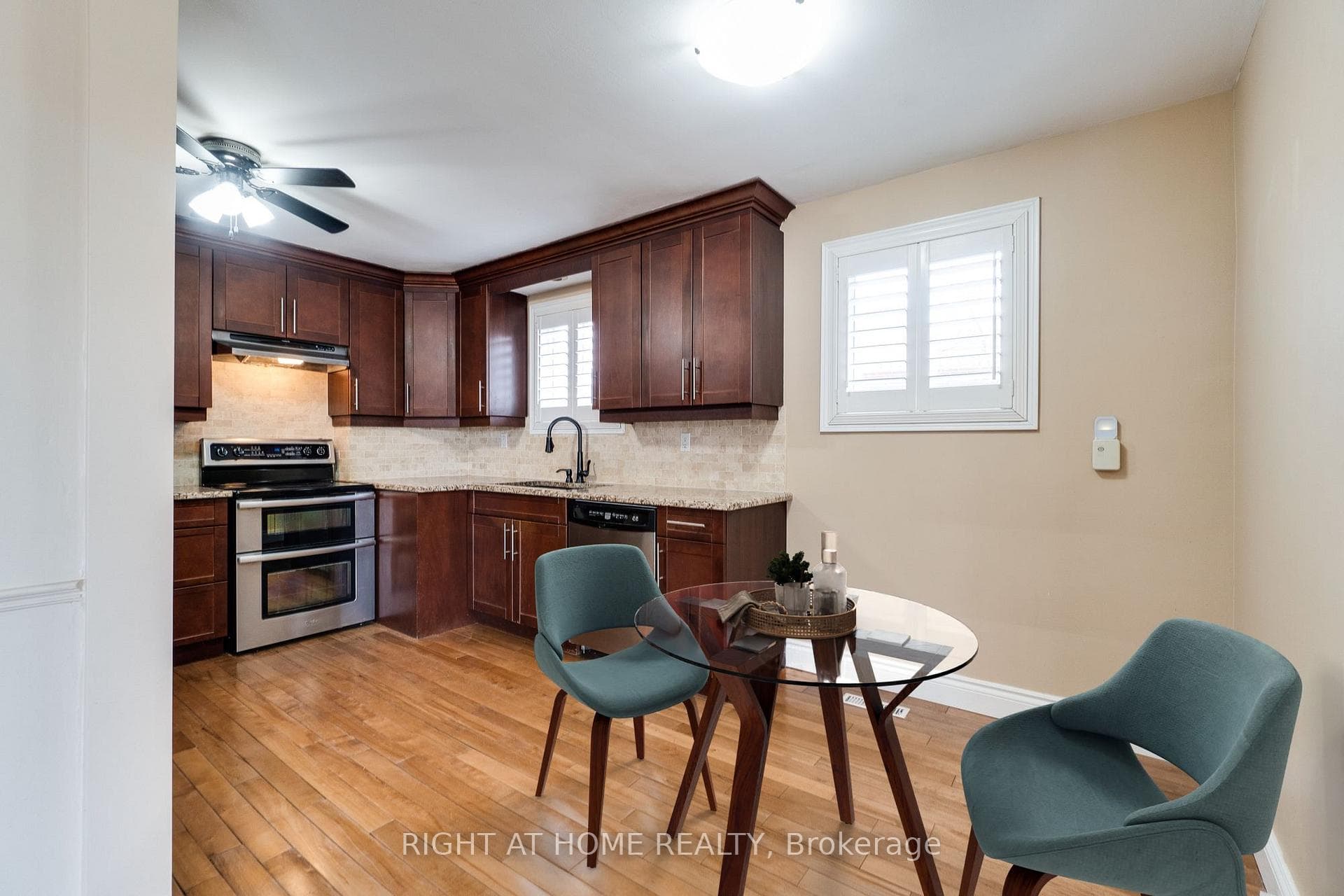 109 Rexway Drive photo 14
