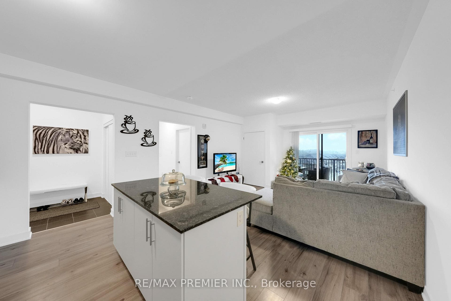 4 Spice Way Unit 404 photo 13